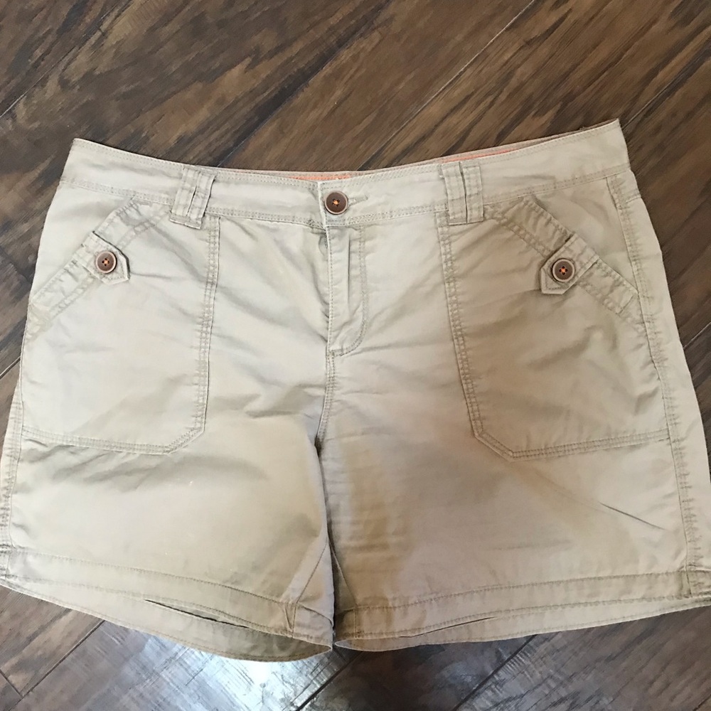 Natural Reflections shorts Size 10